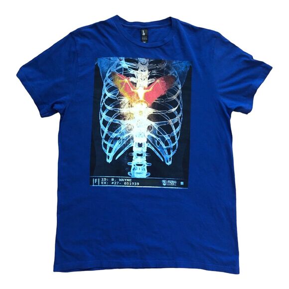Batman Heart Of The Bat X-Ray Bruce Wayne T-Shirt Comic Con Box Size Large - Picture 2 of 8